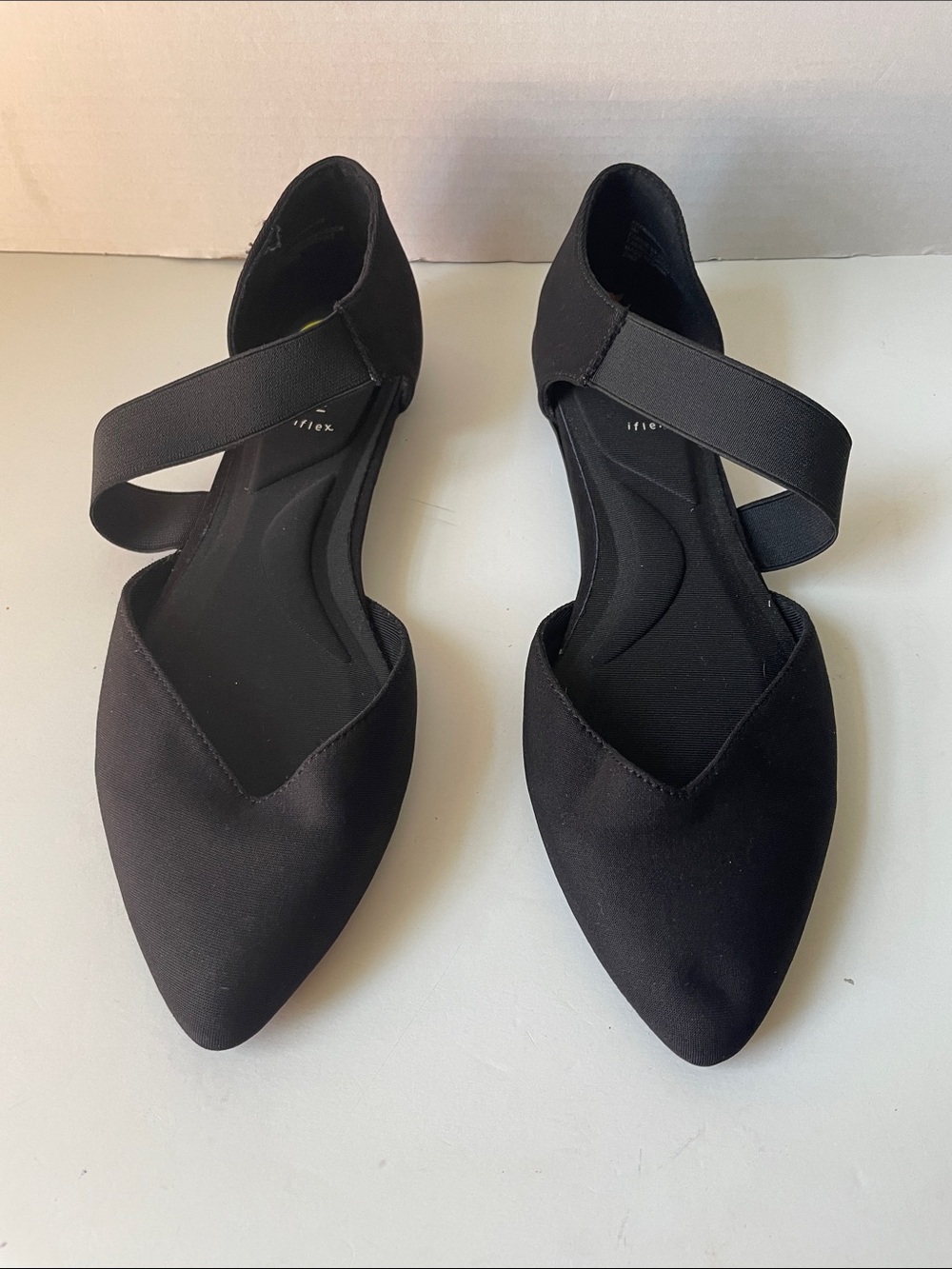Anne Klein Women's Size 9 Flex Black Pointed-Toe Cross-Strap Flats